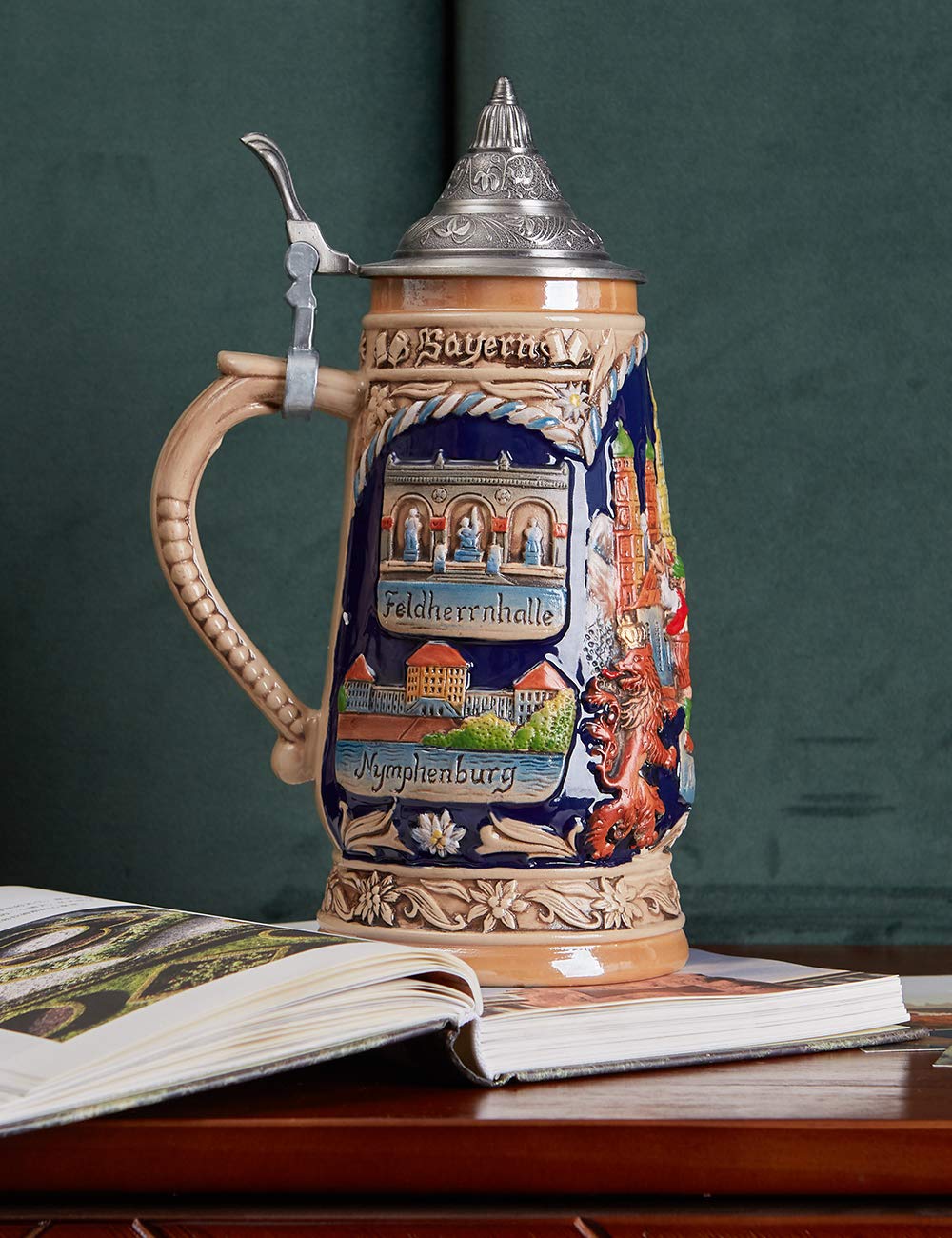 HAUCOZE beer stein ergonomic handle provides comfortable grip during tastings.