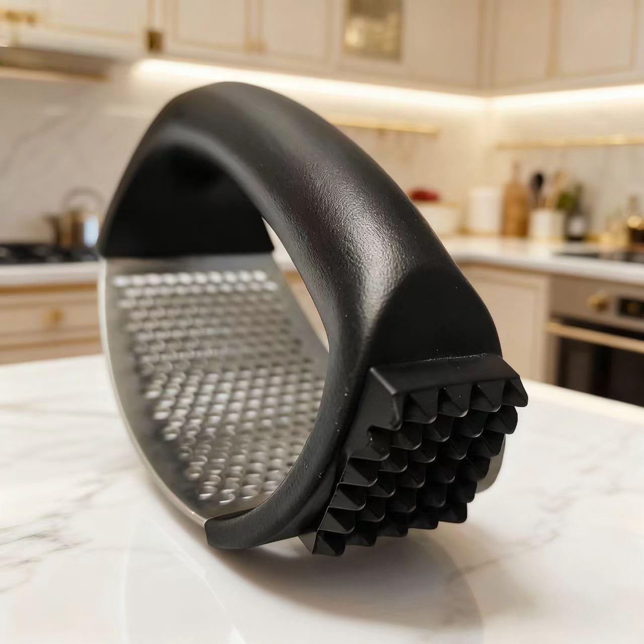 HavenNest garlic press non-stick surface simplifies cleaning after use.
