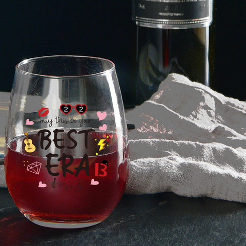 Close up of typography on HAYOOU glass highlighting fan inspired style.