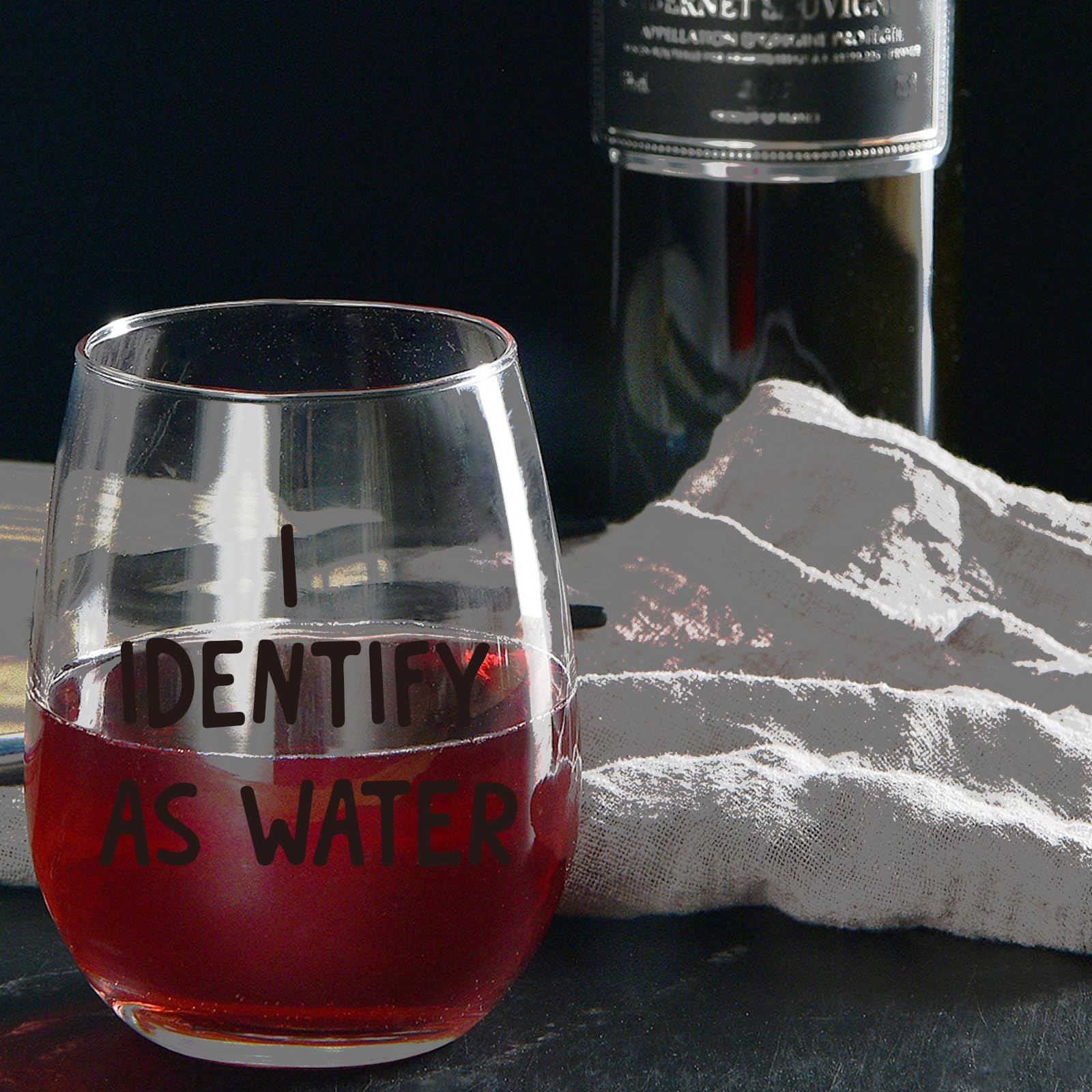 HAYOOU sister gift wine glass emphasizes thoughtful humor.
