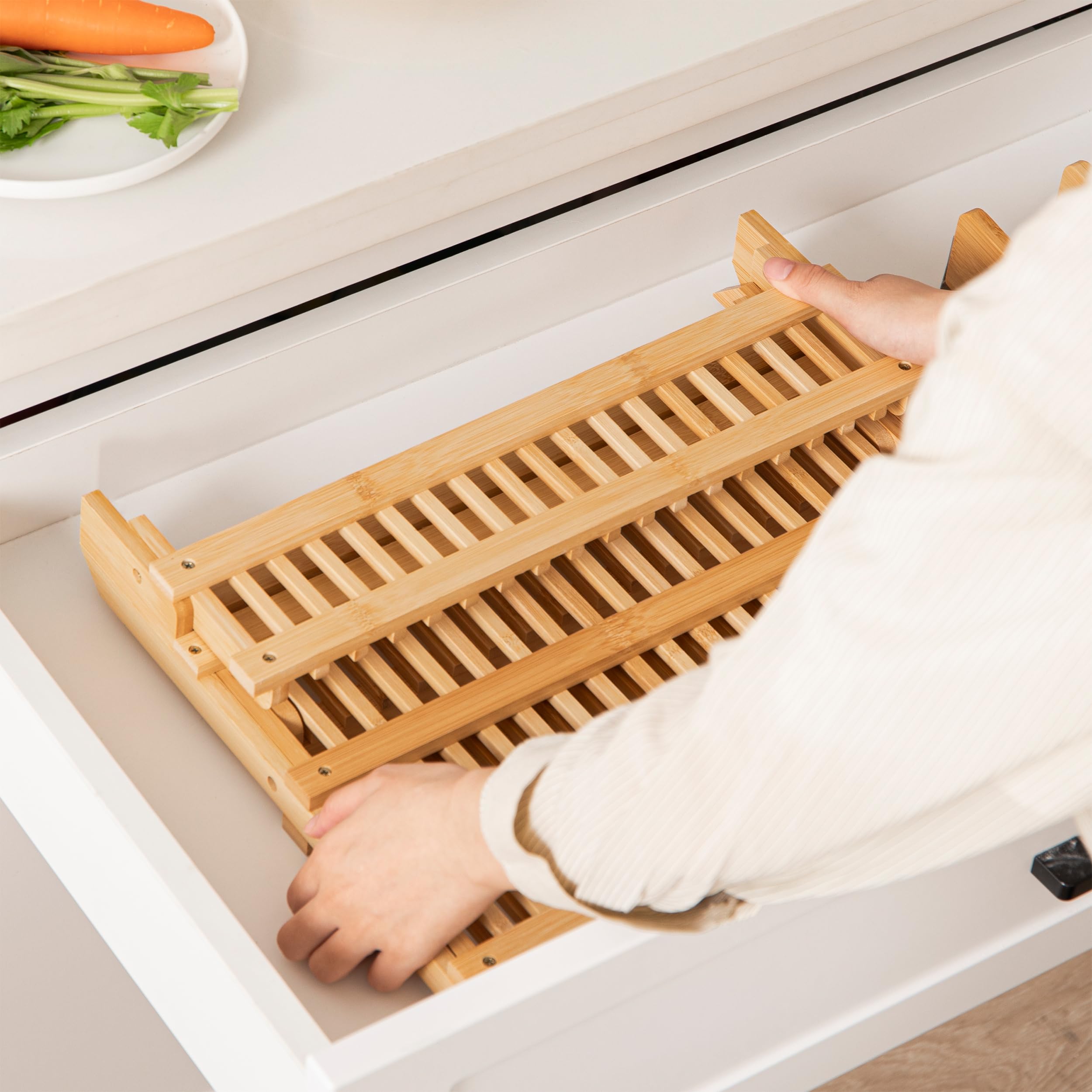 HBlife collapsible design folds flat for easy after-use storage.