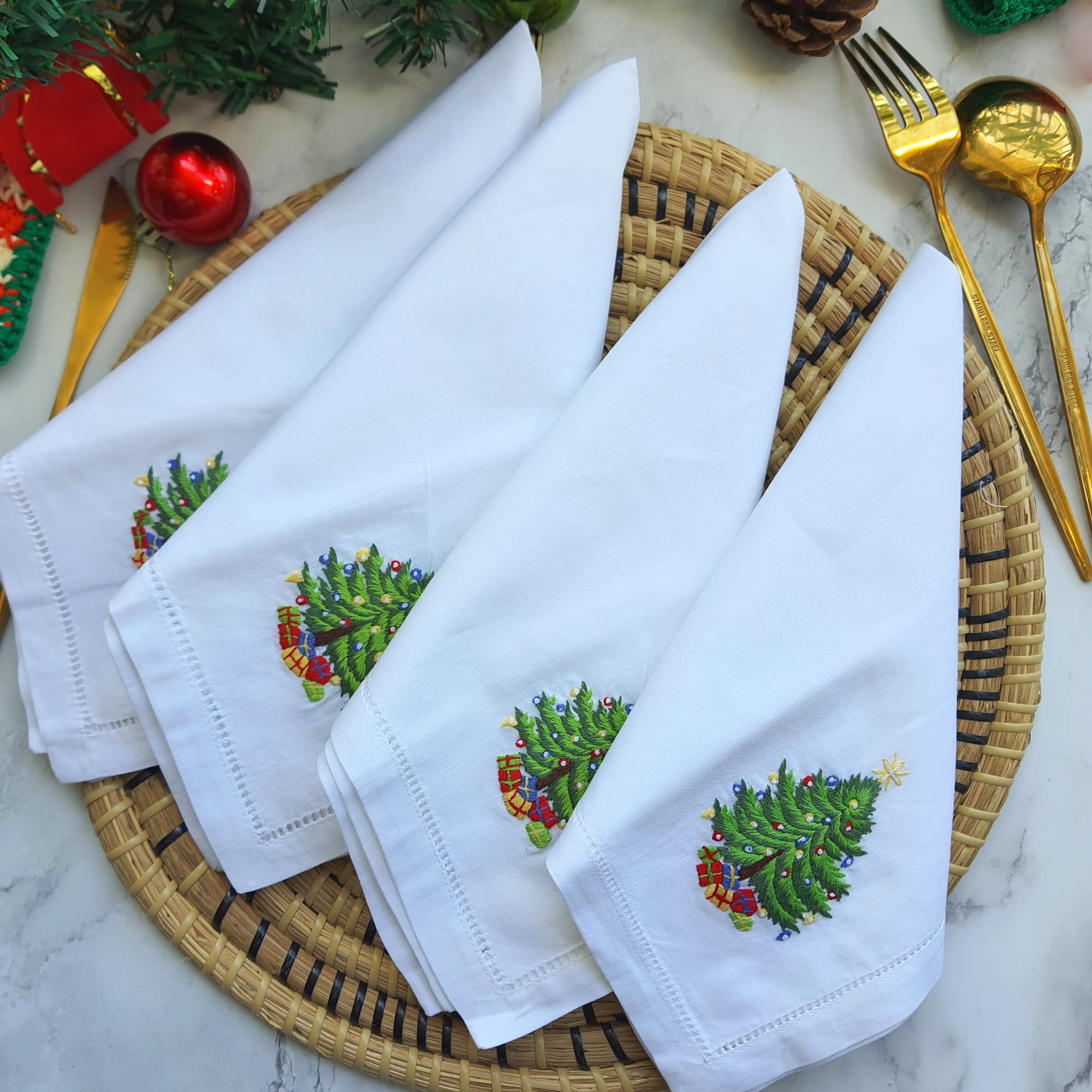HCRAFT napkins make a thoughtful gift for housewarmings.