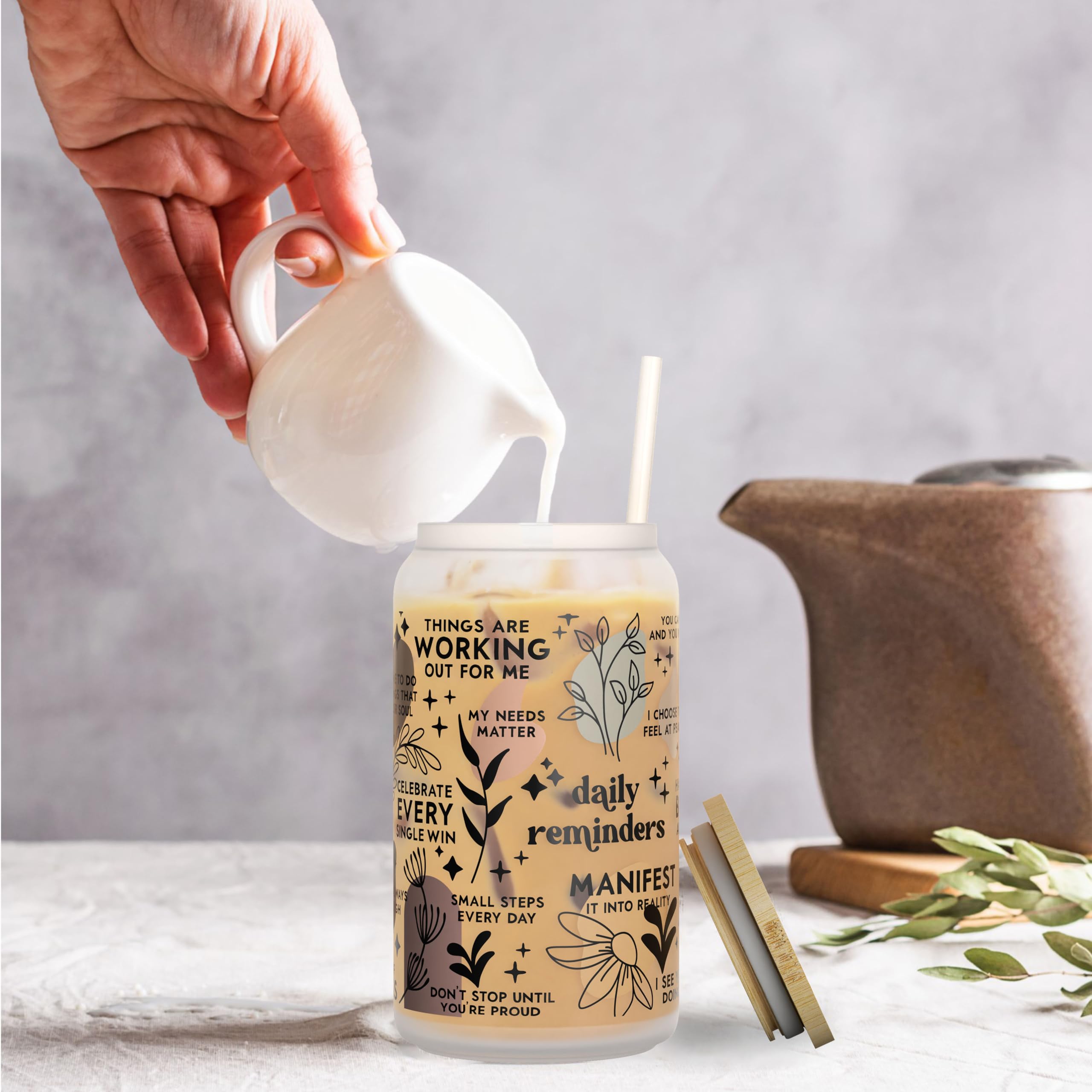Heather & Willow bamboo lid with silicone seal prevents spills during travel