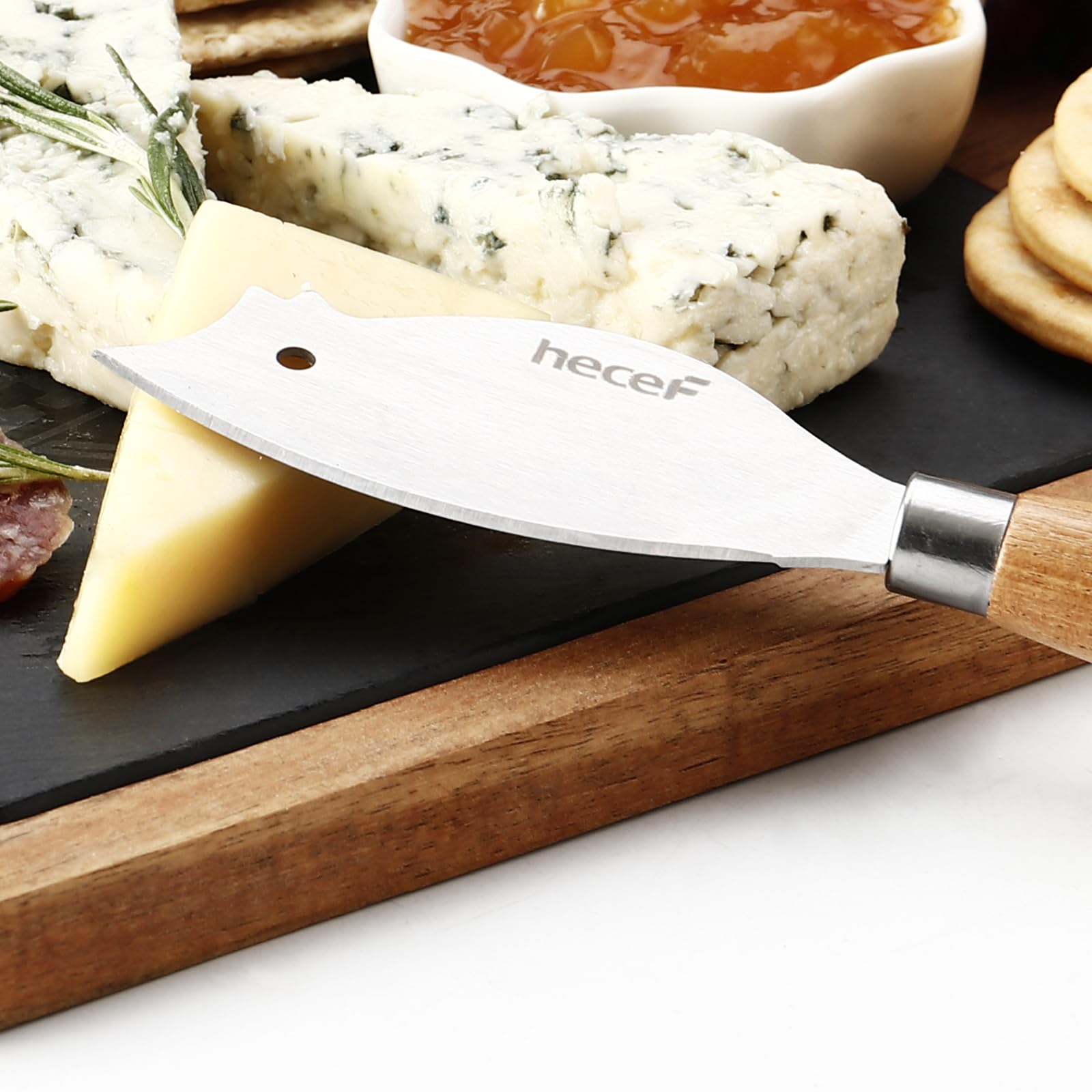 hecef gift-ready cheese board set ideal for housewarmings and celebrations.