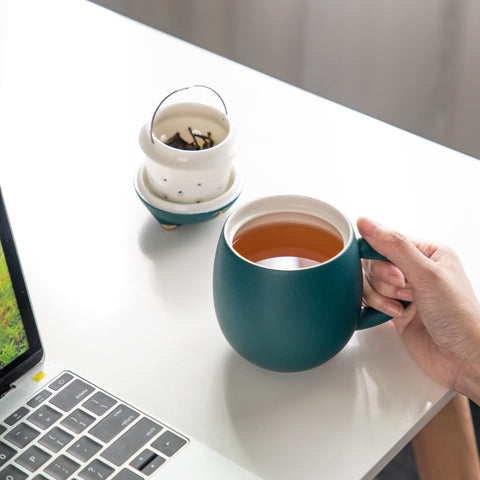 HEER cat tea cup 400 ml capacity suits tea, herbal blends, or coffee.