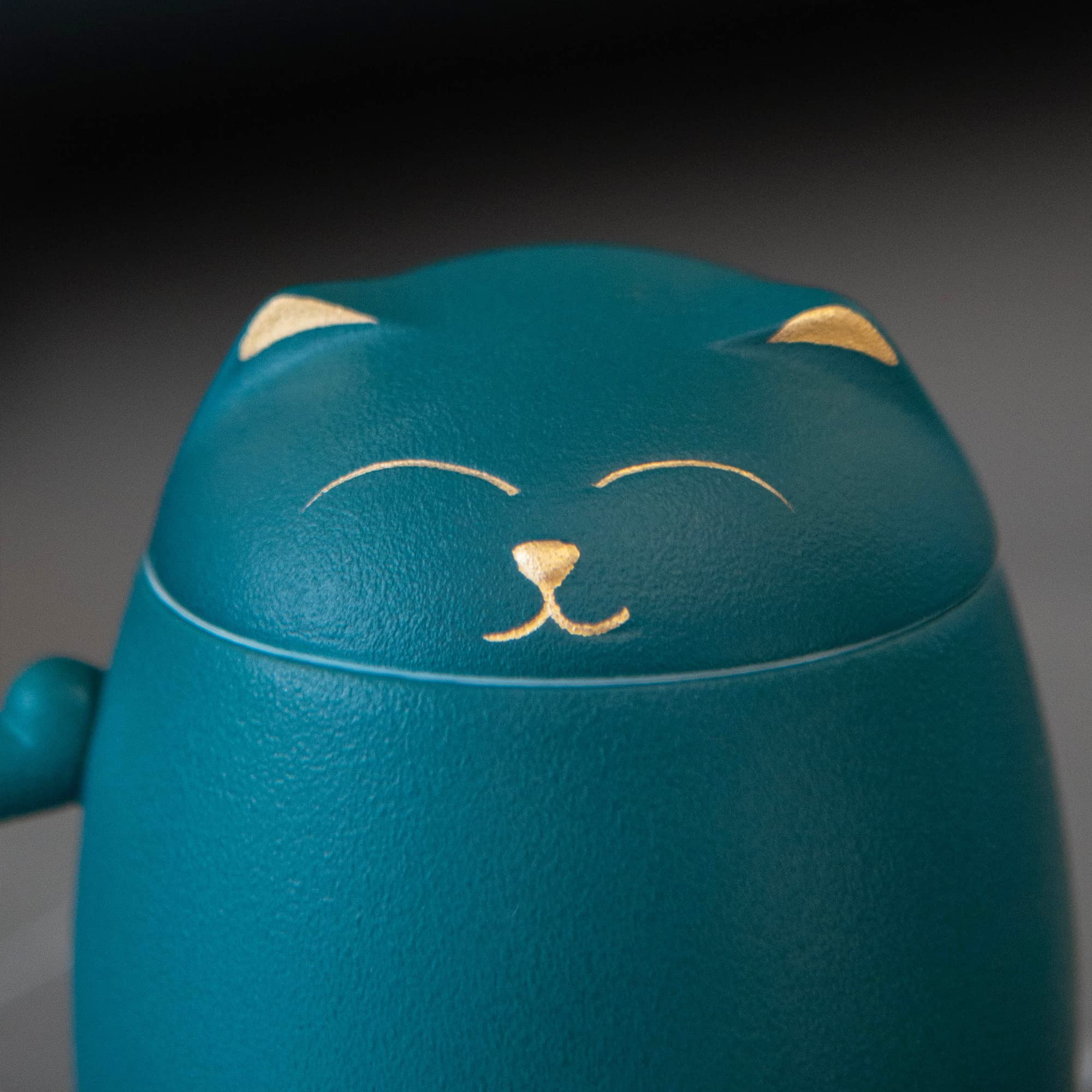 HEER cat tea cup gift-ready packaging for cat lovers.