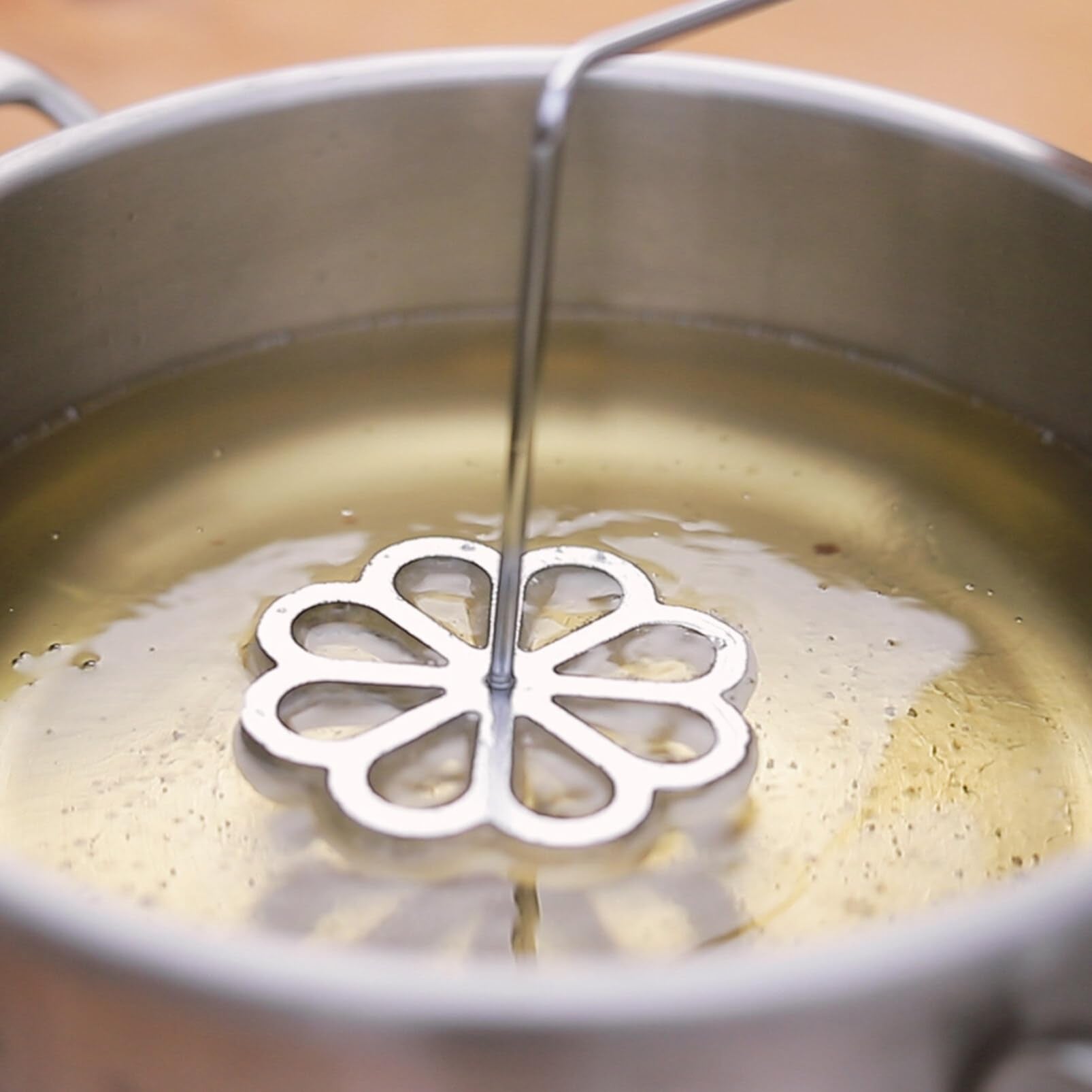 Hemoton traditional dessert mold suitable for home bakers and small eateries.