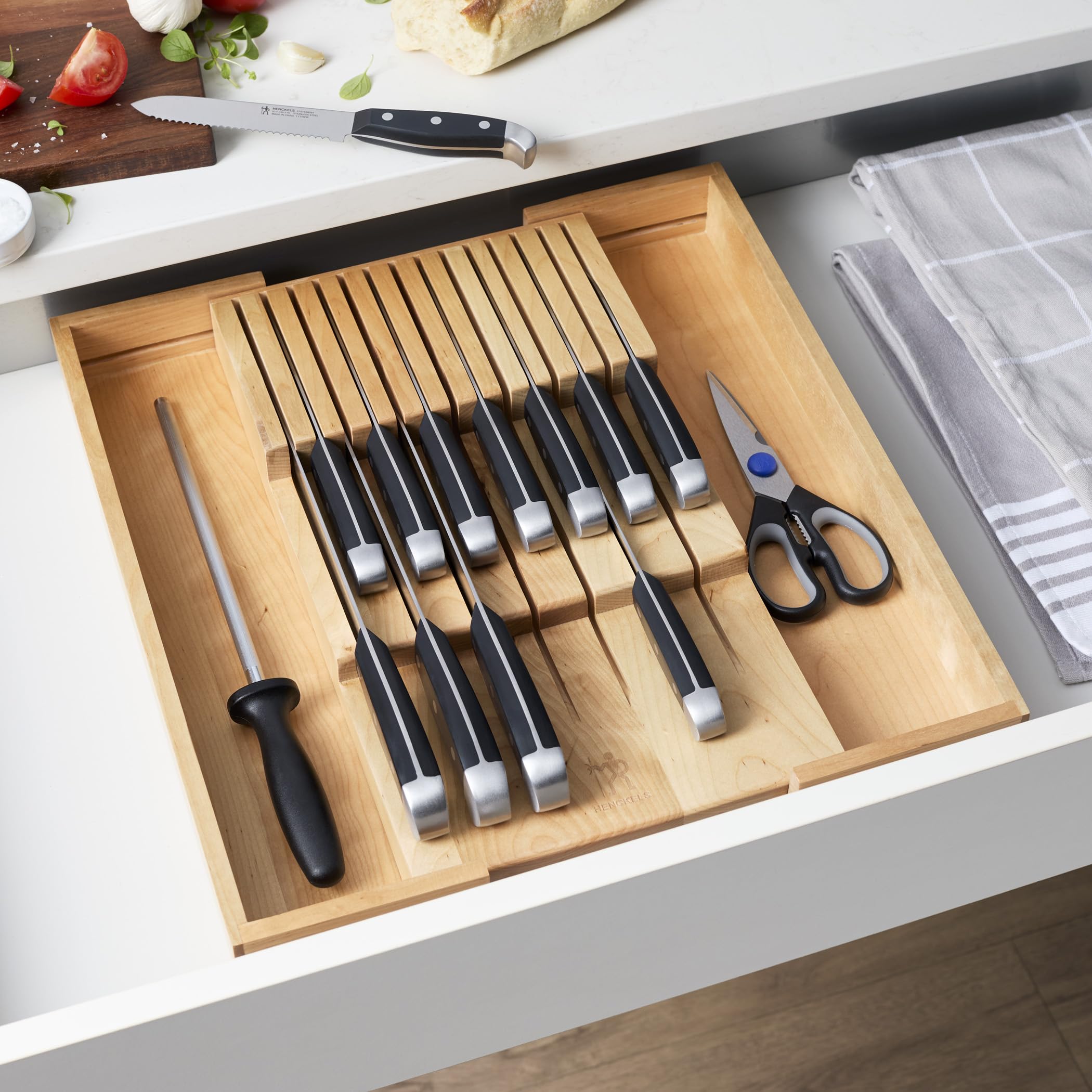 Henckels Santoku with grantons, reducing sticking for efficient mincing