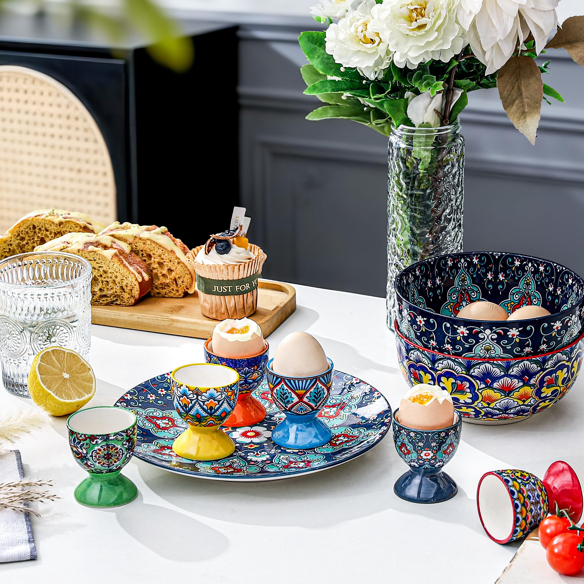 HENXFEN LEAD vibrant display pieces brighten brunch countertops.