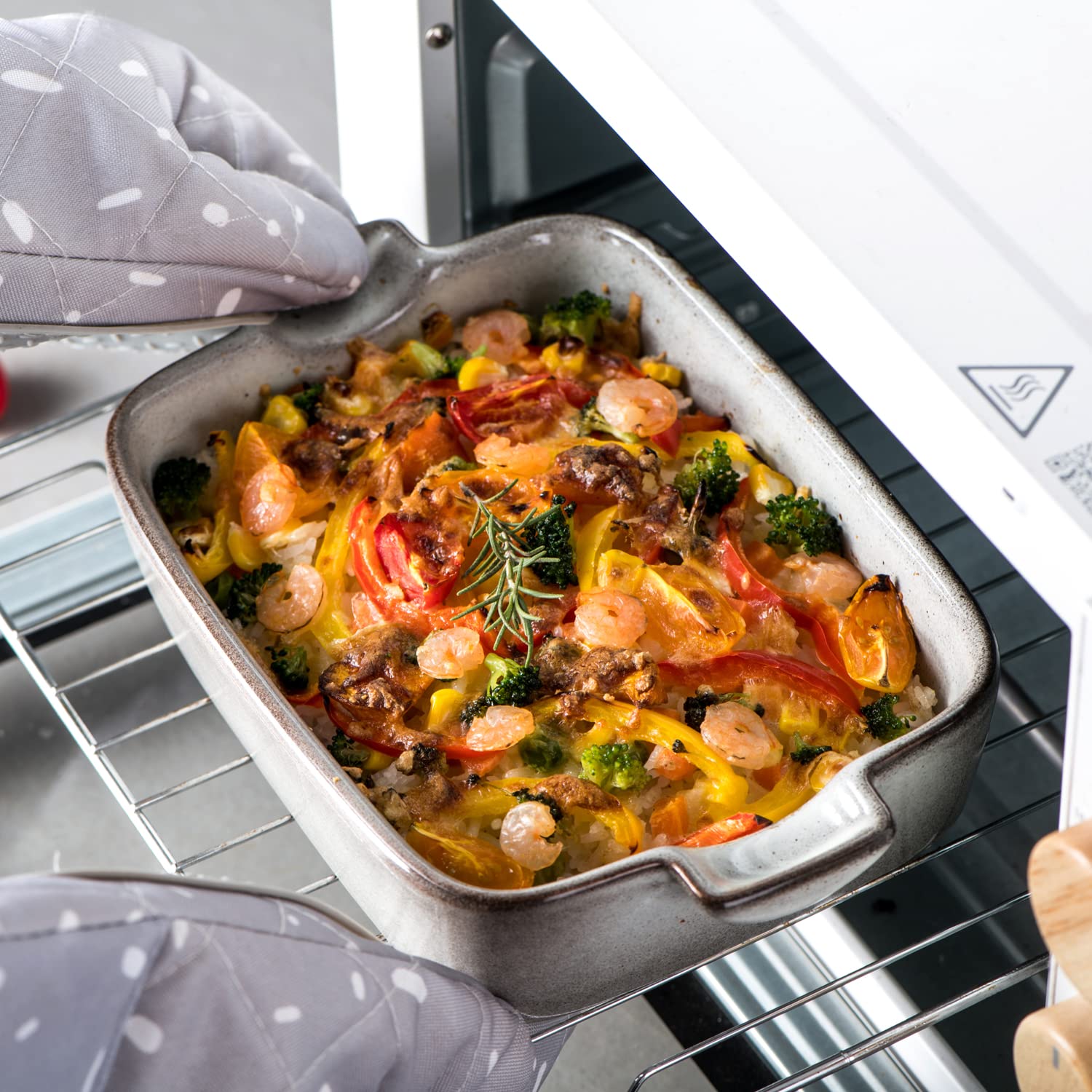 HENXFEN LEAD microwave and refrigerator safe dishes for versatile prep.