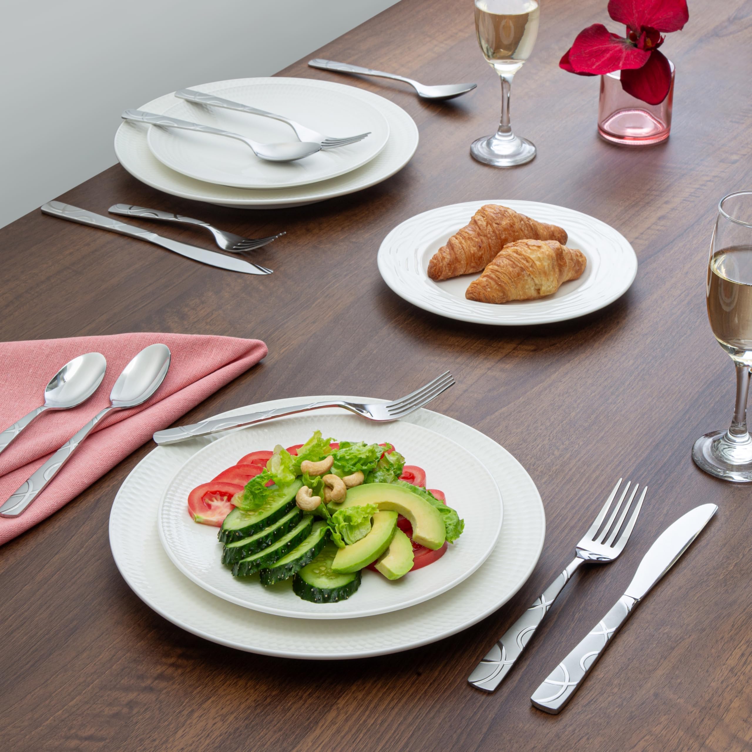 HIKAA gift-ready packaging, ideal for weddings or special occasions.