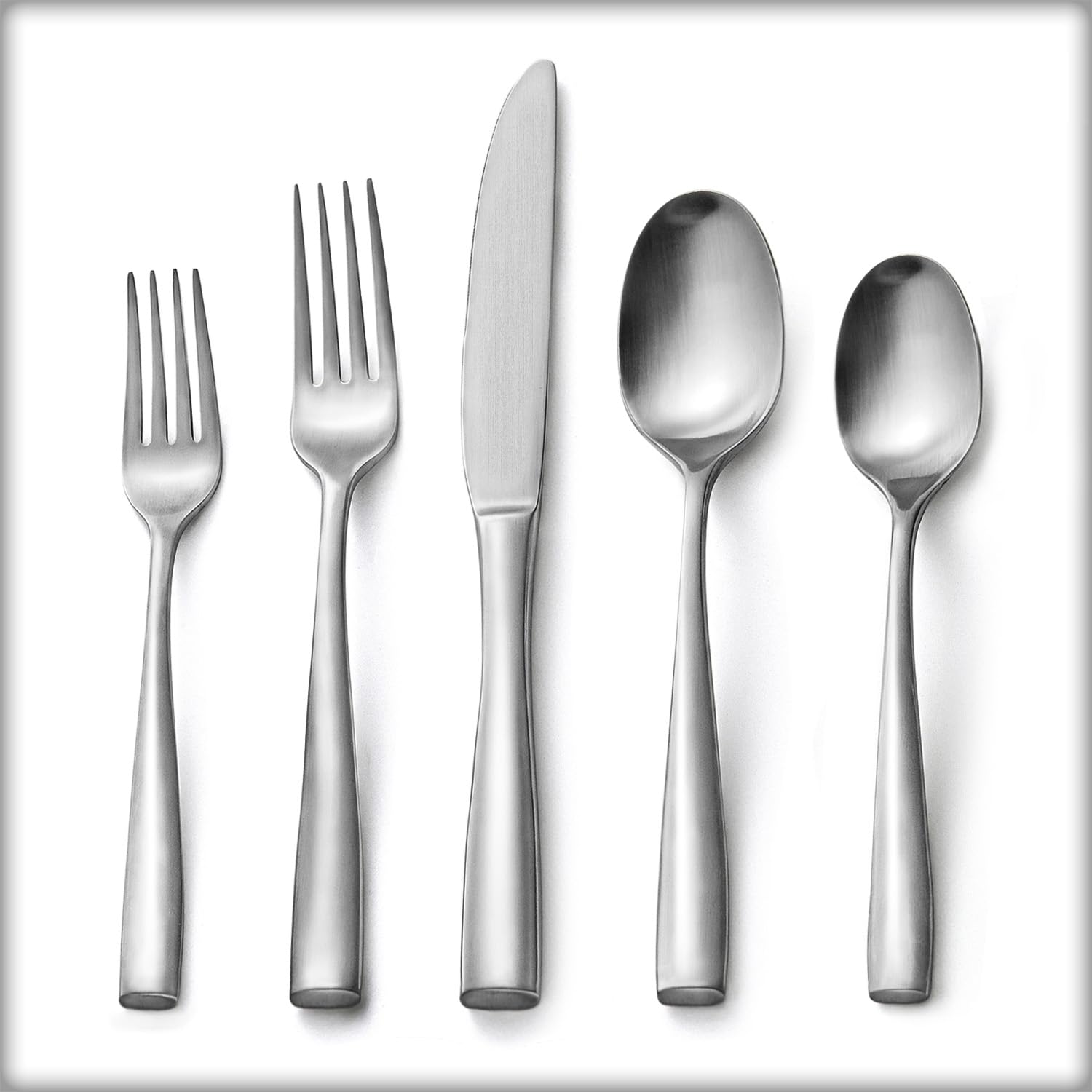 HIKAA 20-piece silverware knife with matte satin finish for daily meals
