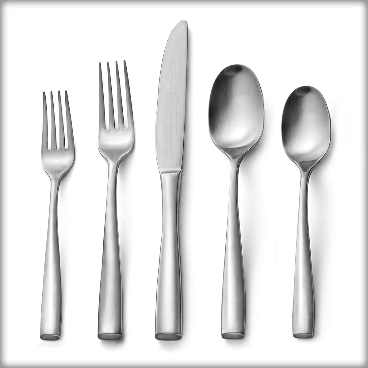 HIKAA 20-piece silverware knife with matte satin finish for daily meals
