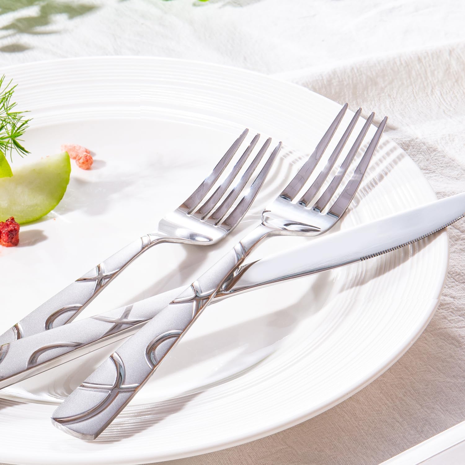 HIKAA teaspoon with flower pattern is perfect for tea-time rituals.