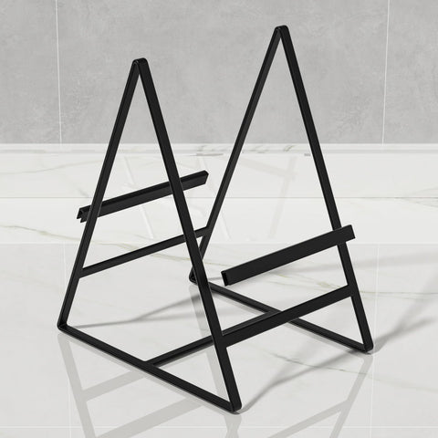 Hikinlichi triangle design complements various kitchen styles.