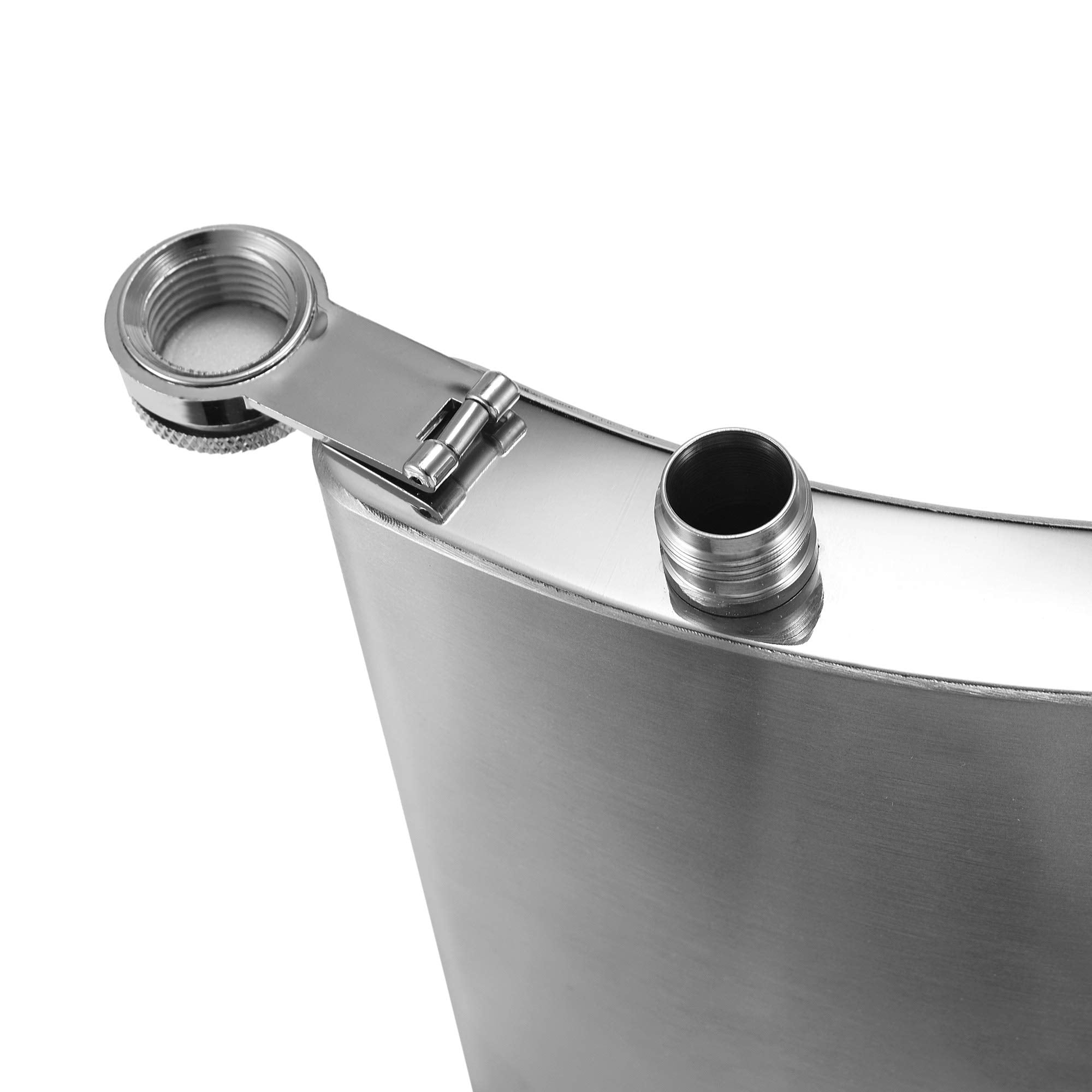 Hillside-Kit hipflask party-use guide shows convenient entertaining at events.