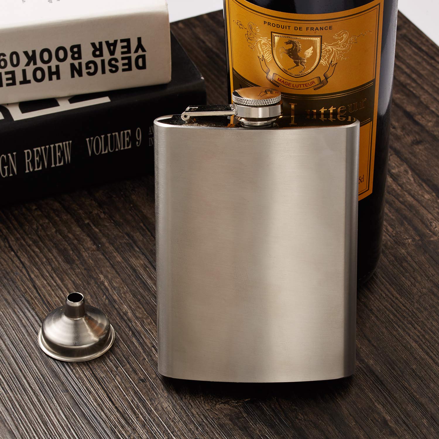 Hillside-Kit hipflask velvet pouch protects and presents as a gift.