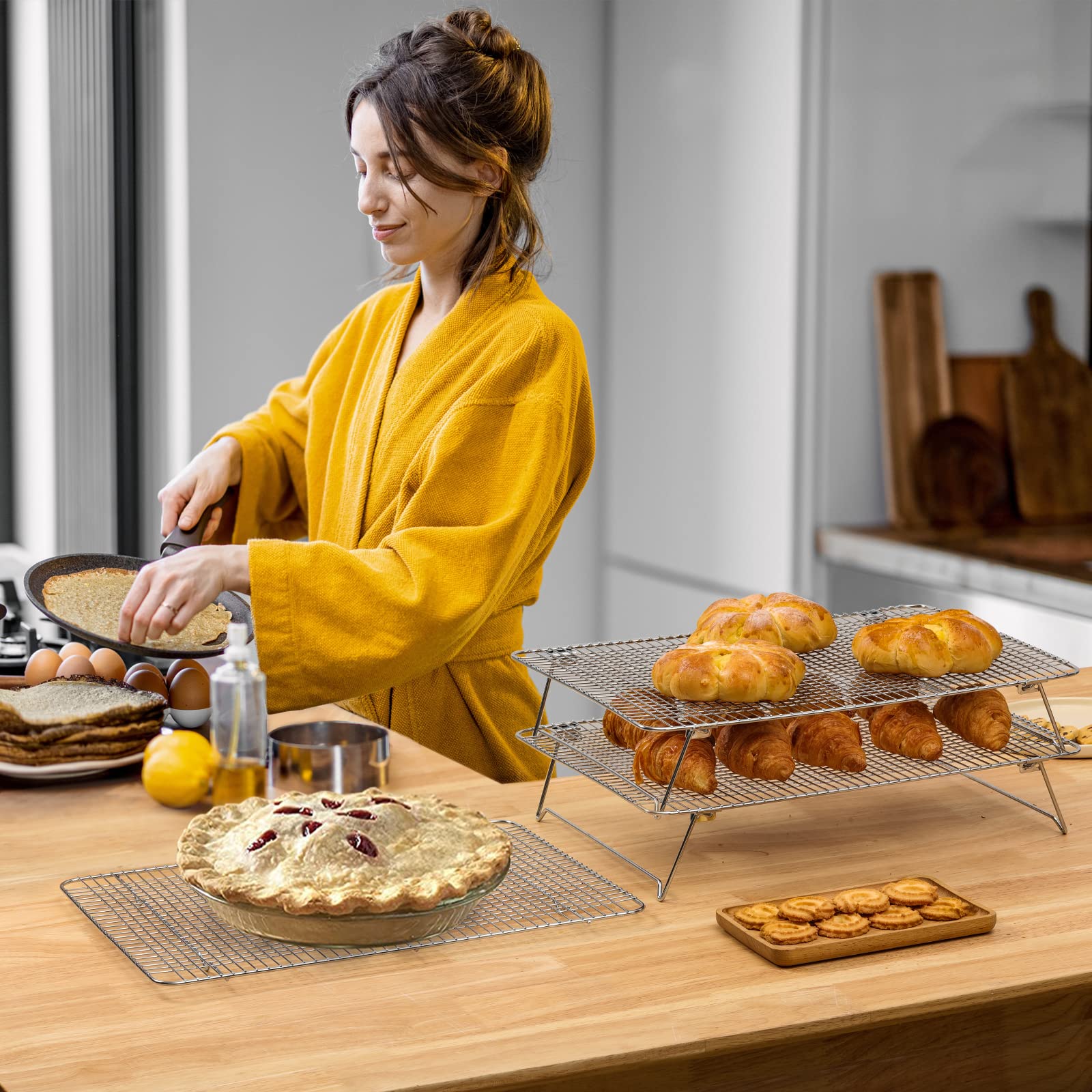 HIWARE versatile cooling rack supports cookies, pizzas, and cakes.