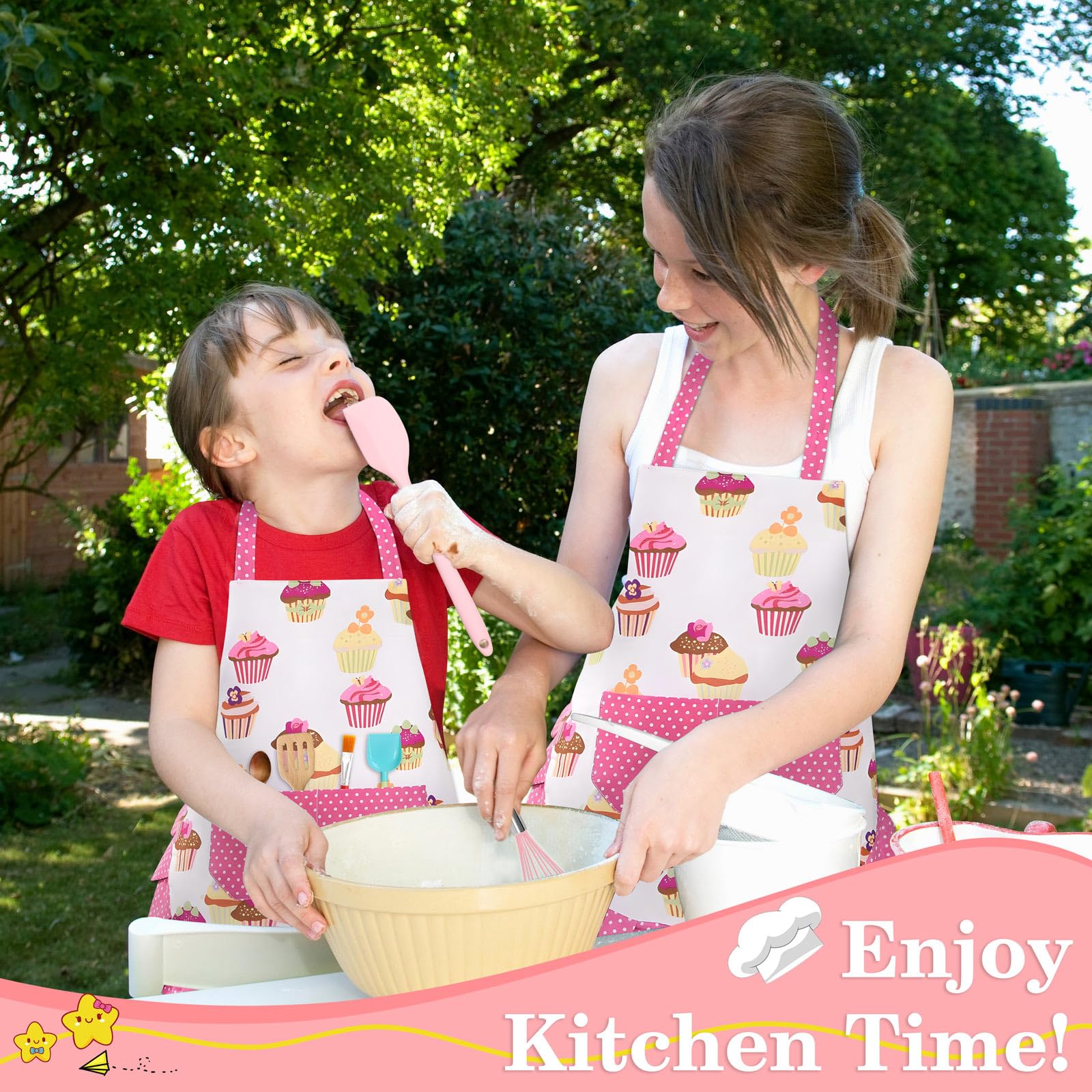 HKKDKTA kids apron with two big pockets keeps spoons within reach.