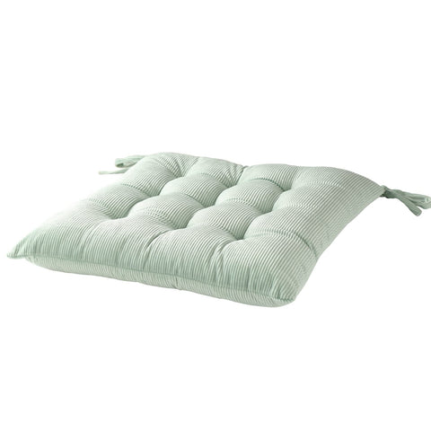 HLOVME cushion demonstrates warm, thick 7 cm padding for cozy seating