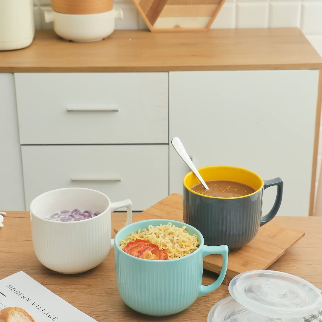 Hoilse airtight silicone lid seals in freshness and reduces spills.