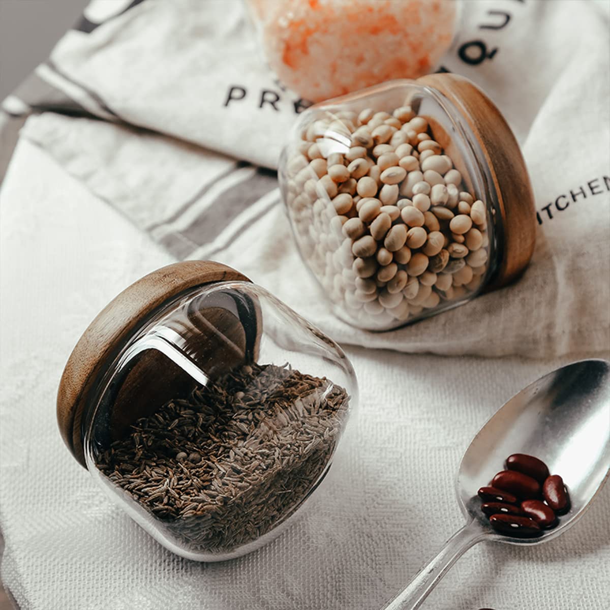 HolaJia wide-mouth glass jar, easy to clean and quick filling.