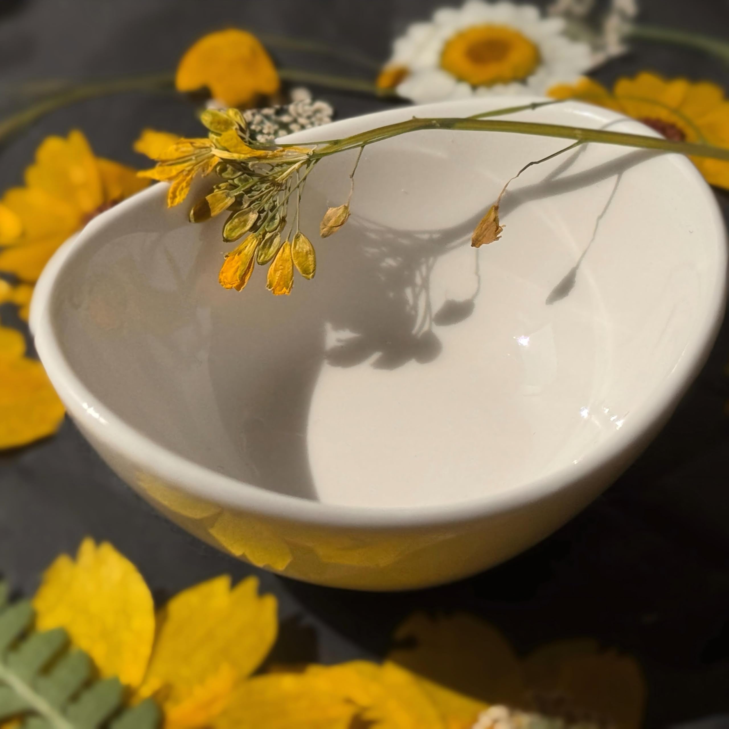 Holitika white porcelain dipping bowls with glossy glaze for elegant table presentation.