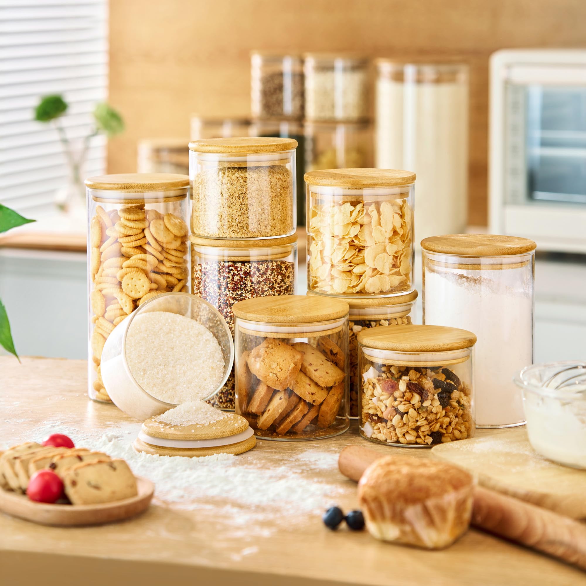 Clear glass gives quick visibility of remaining contents with HomArtist jars