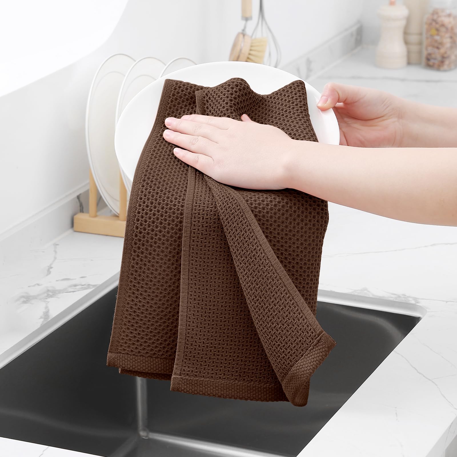 Homaxy 4-pack cotton towels offer versatile color options to match any kitchen.