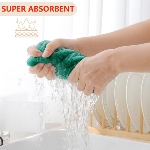Homaxy absorbent kitchen towels in action wiping a surface