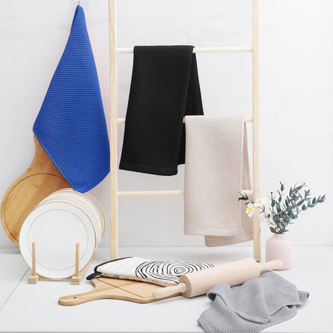 Homaxy Blueberry 13x28-inch dish towels offer ample drying surface.