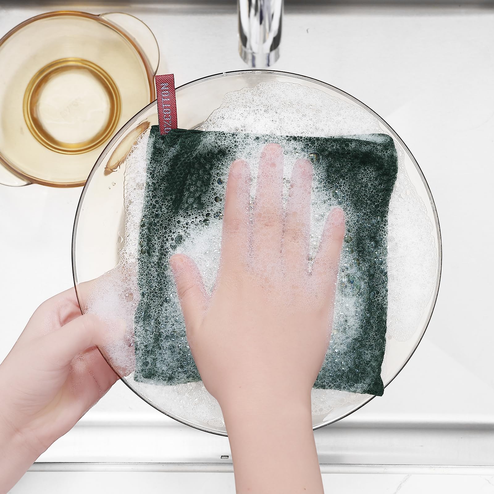 Homaxy cotton dishcloth is easy to care for and machine washable
