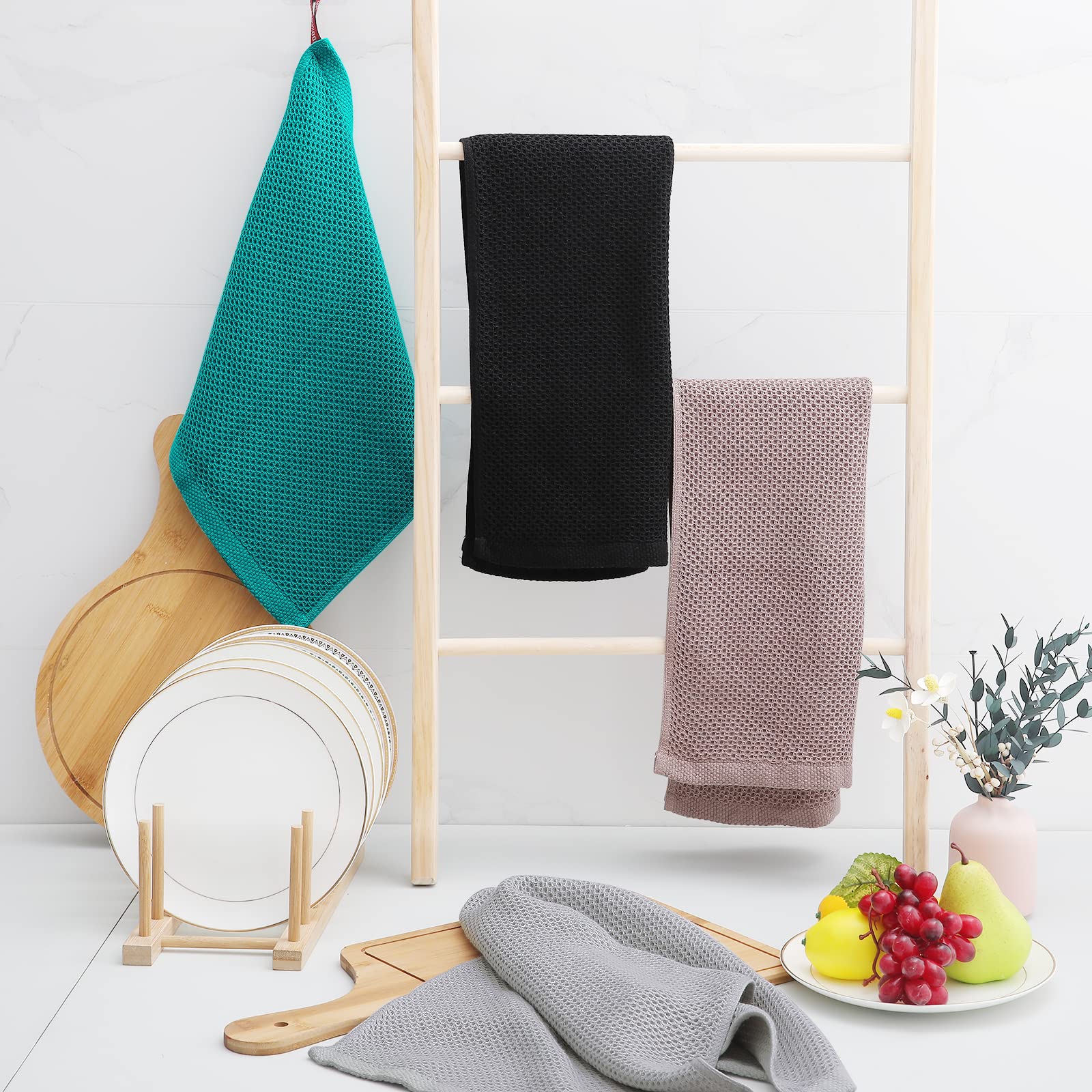 Homaxy towels measure 13 by 28 inches for full coverage during tasks.