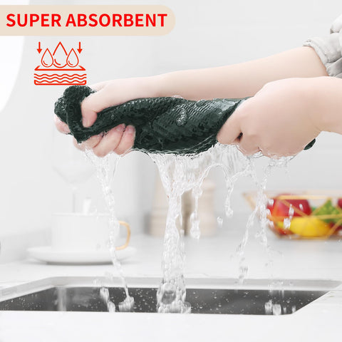 Homaxy dishcloth demonstrates absorbent drying for spills and counters