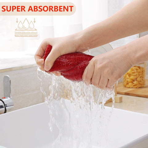 Homaxy absorbent dishcloths in action demonstrate quick-dry performance.