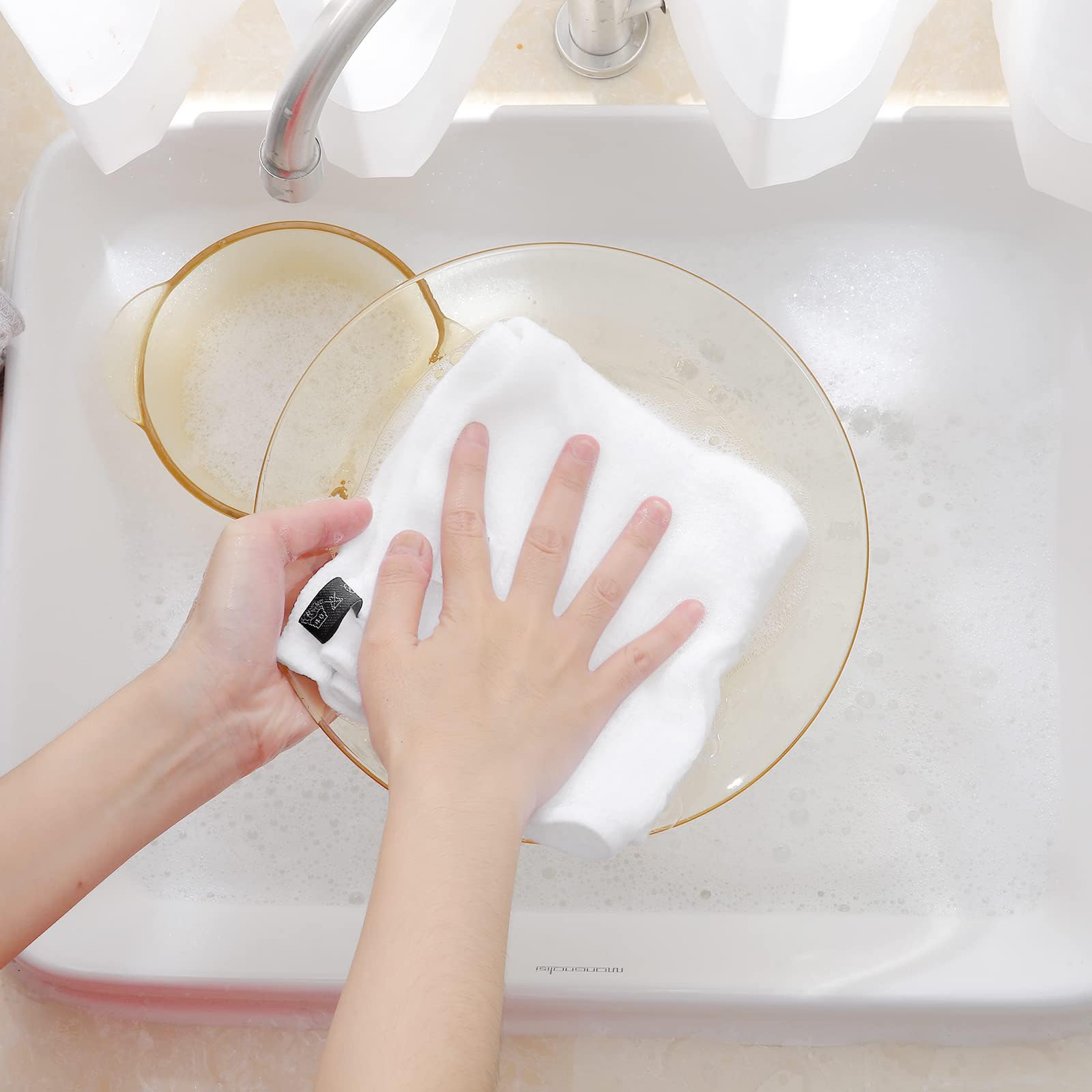 Homaxy 12x12 inch dishcloth demonstrates quick-dry performance