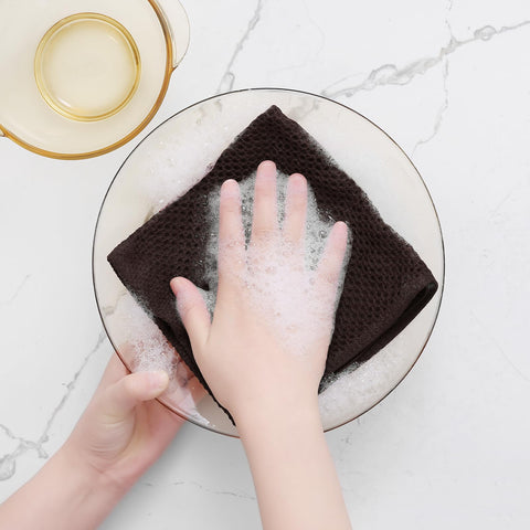 Homaxy dark brown 6-pack dishcloths complement any kitchen decor