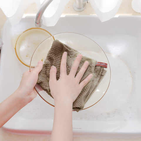 Homaxy tan color dishcloth complements any kitchen decor.