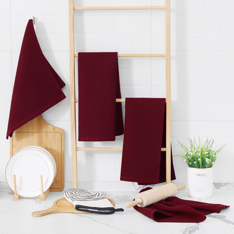 Homaxy dishcloth in-use image shows effective drying without scratches.