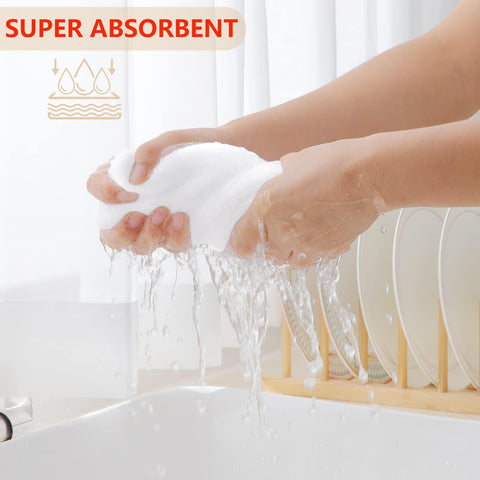 Homaxy kitchen towel demonstrates ultra-drying action for fast cleanup.
