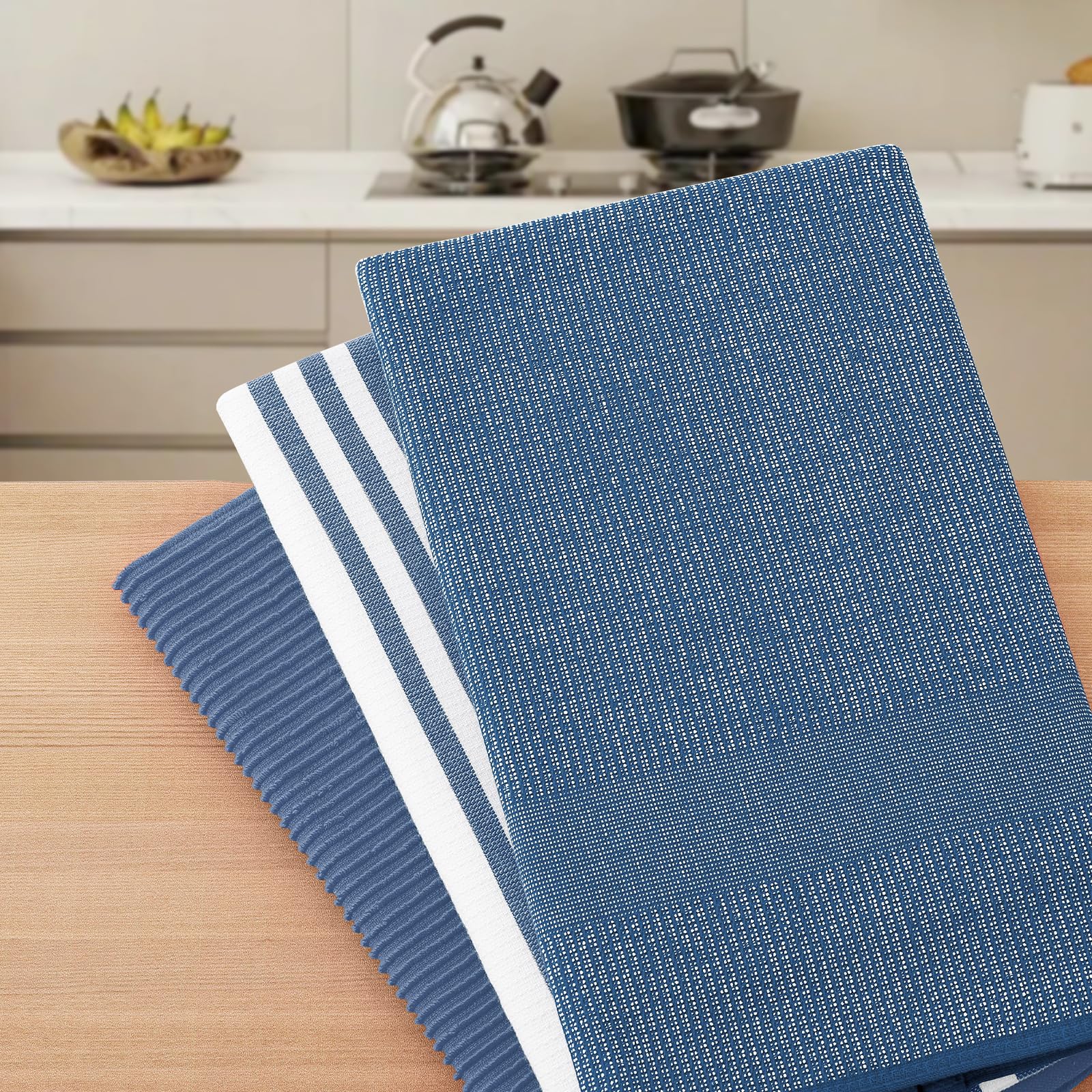Homaxy towels with hanging loop offer convenient storage and quick access.