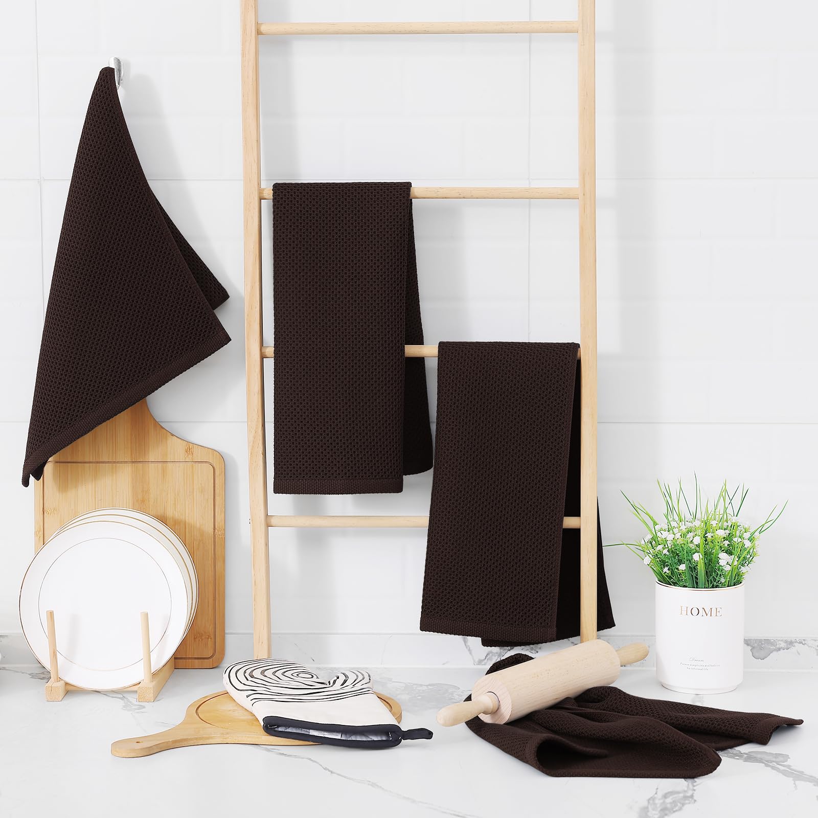 Homaxy soft cotton towels feel gentle on delicate cookware