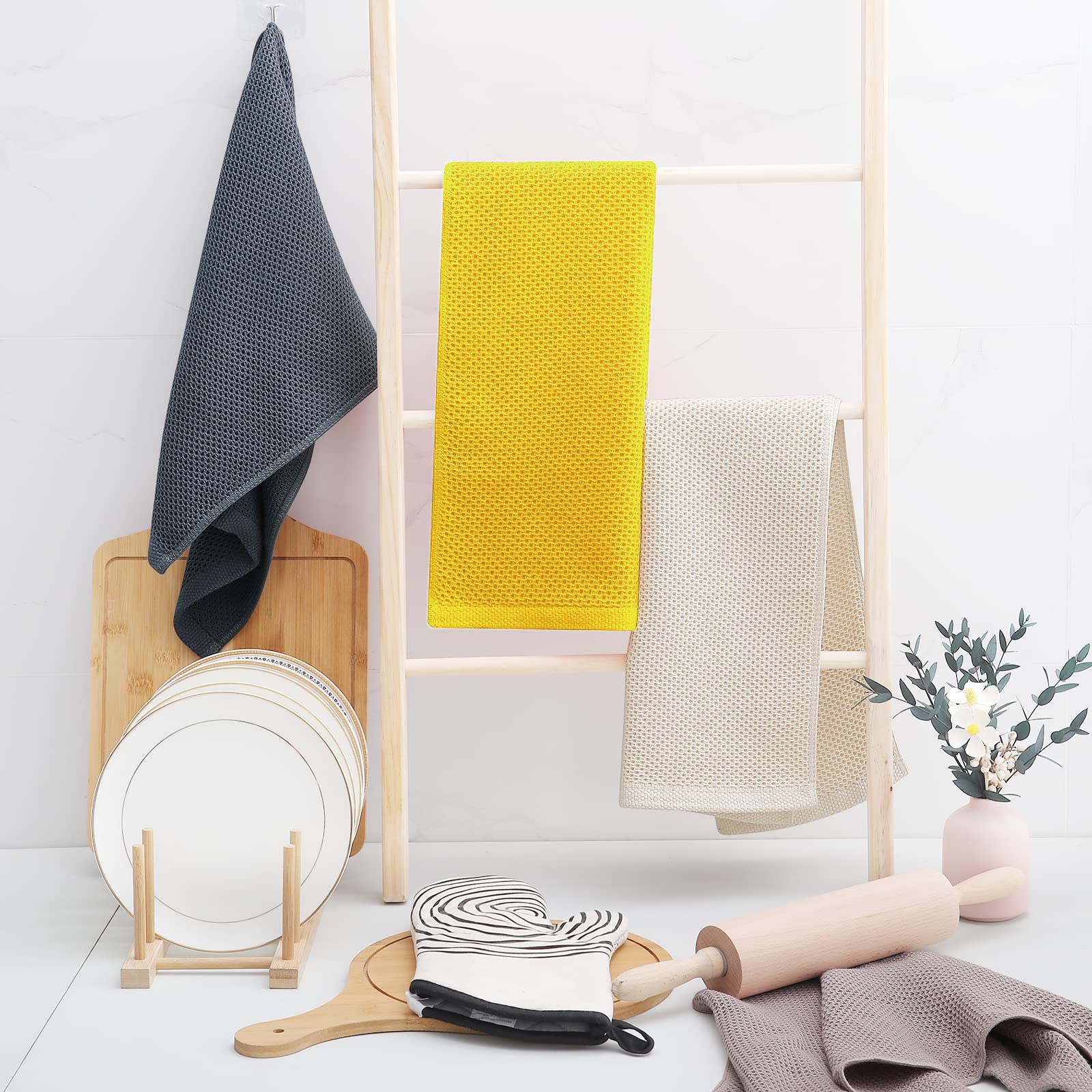 Homaxy ultra-soft towels provide quick-dry performance for bustling kitchen moments.