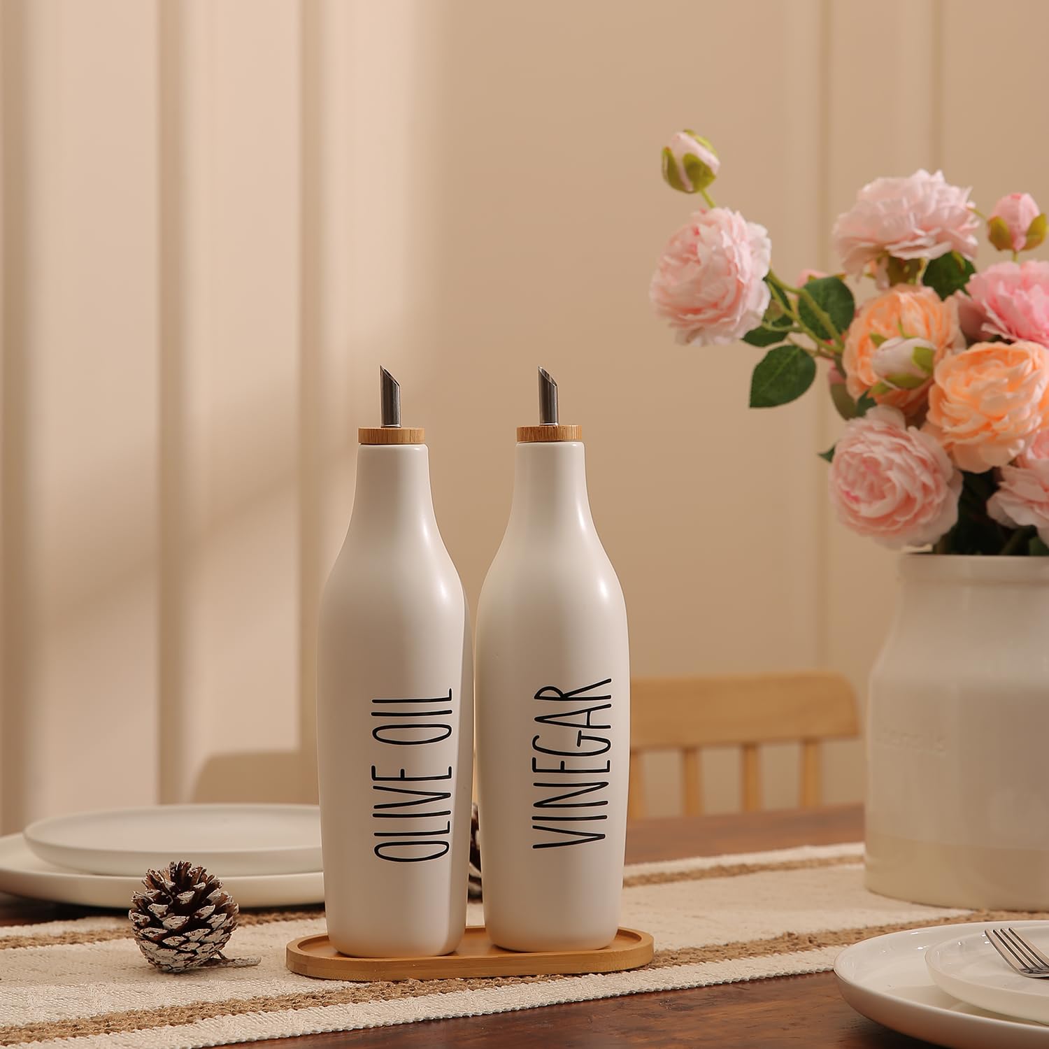 HOMCDALY gift-ready oil and vinegar set on a dining table