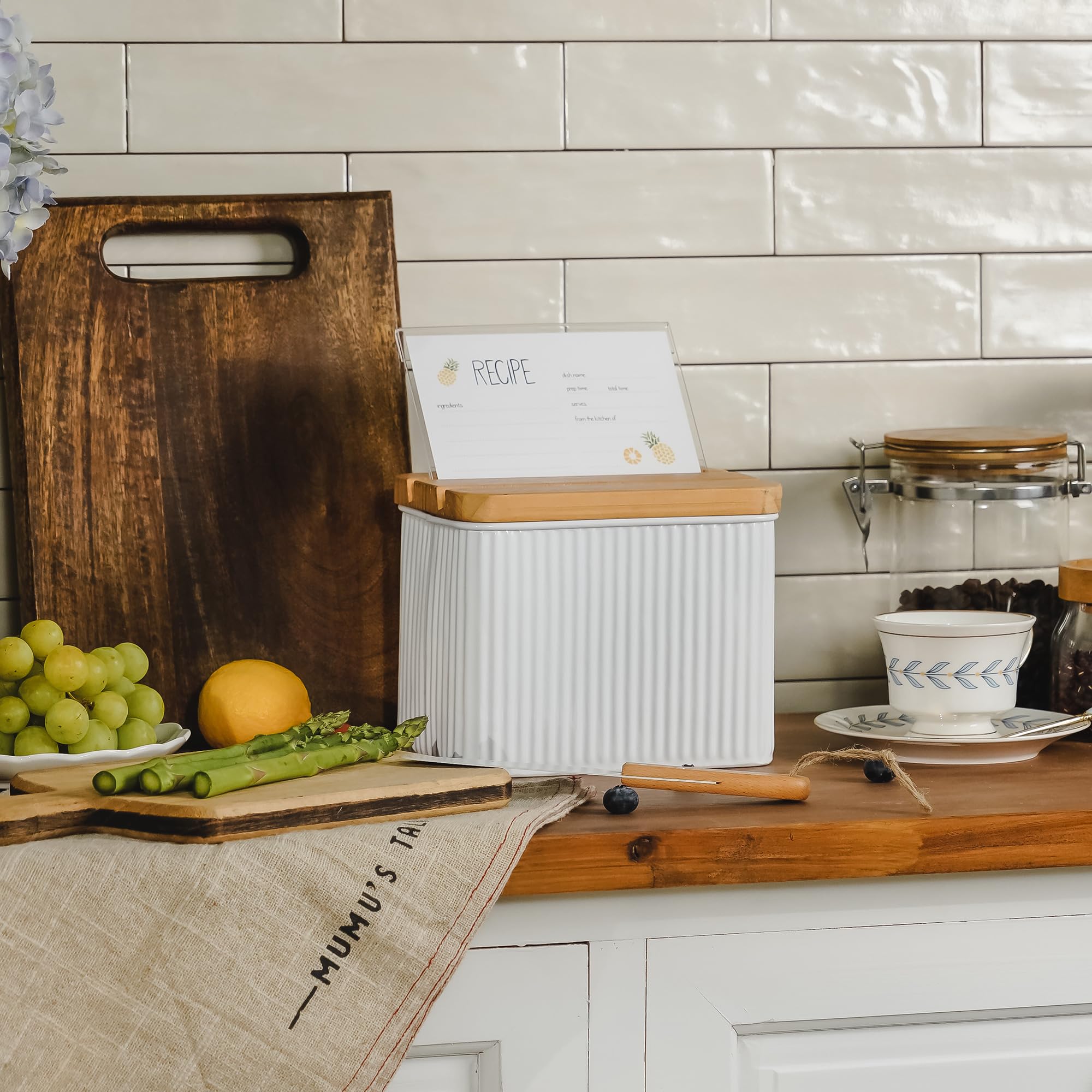 HOME PALETTE makes a thoughtful gift for cooks and hosts