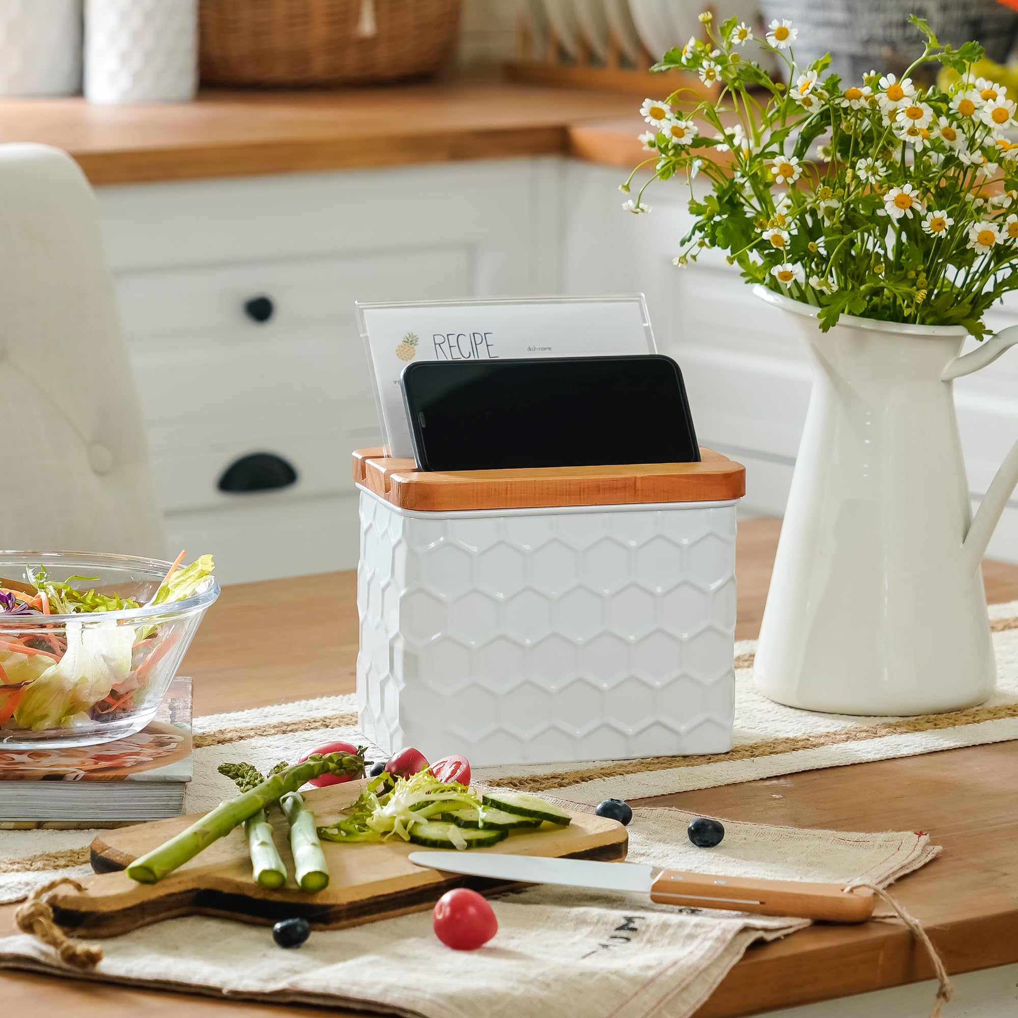 HOME PALETTE wooden grooved lid adds rustic charm and secure storage