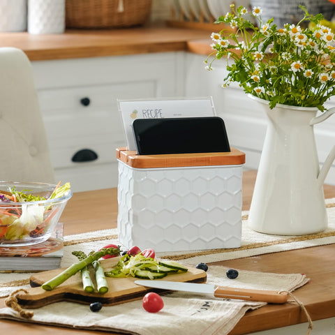 HOME PALETTE wooden grooved lid adds rustic charm and secure storage