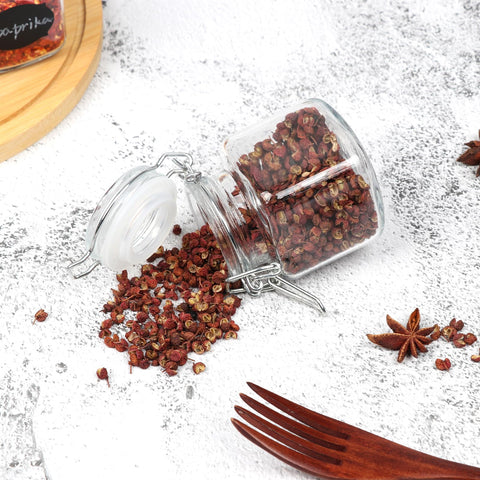 Ideal for storing jams, teas, spices and herbs.