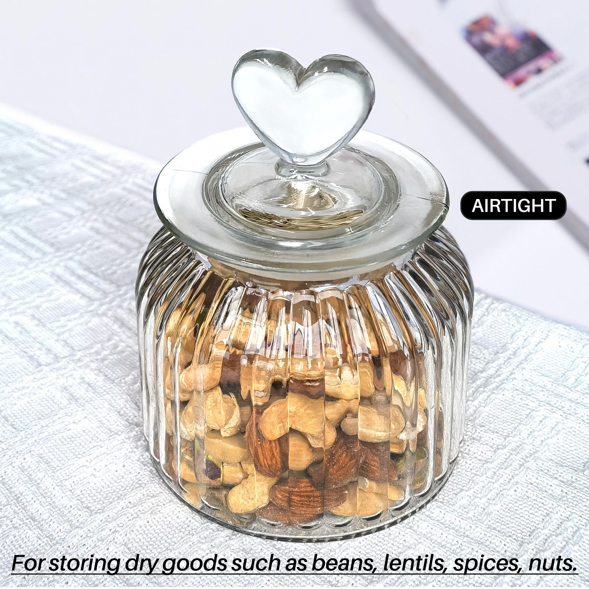 Airtight lid with rubber gasket on a HomeyHoney jar seals freshness