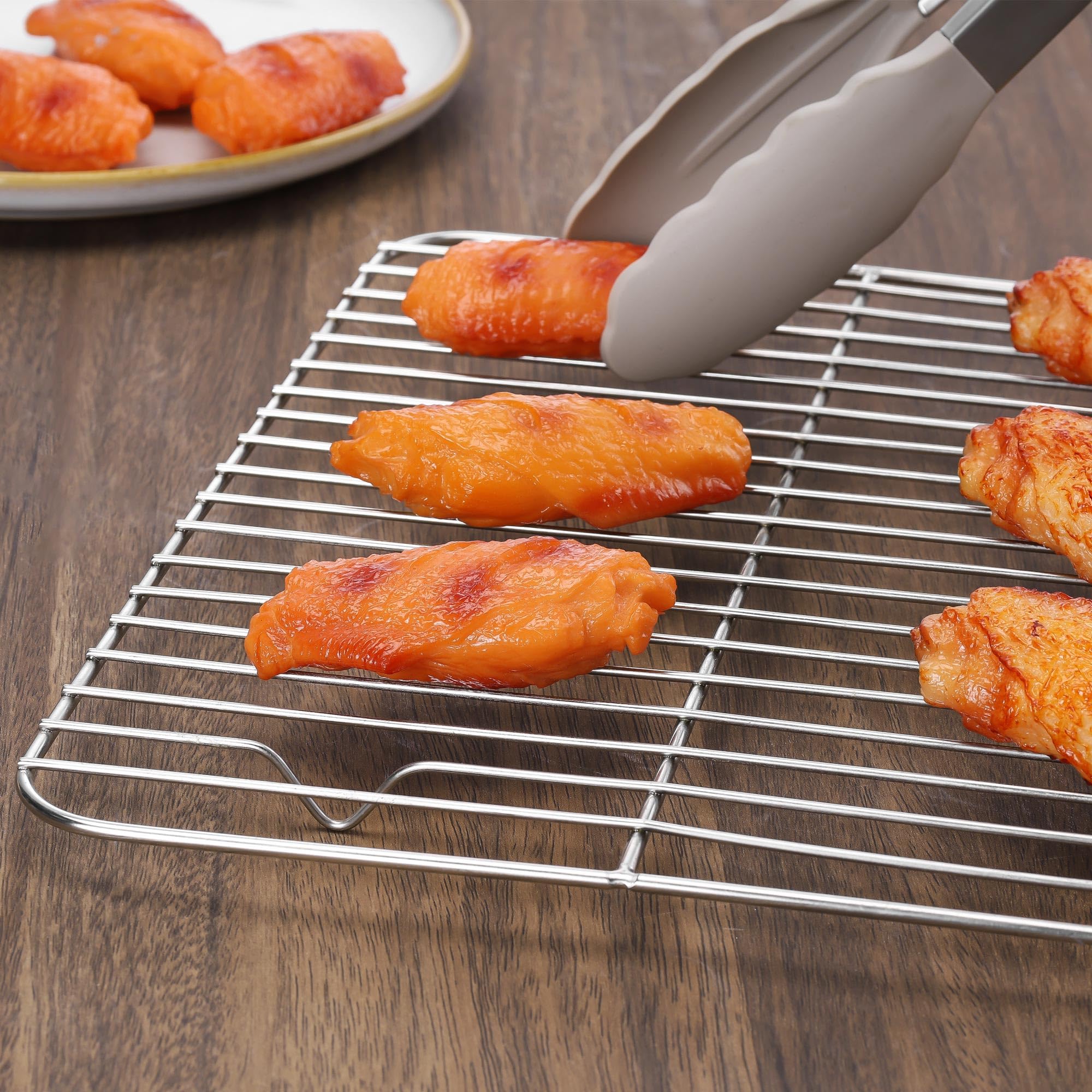 Homikit oven-safe rack handles grilling and roasting with heat tolerance.